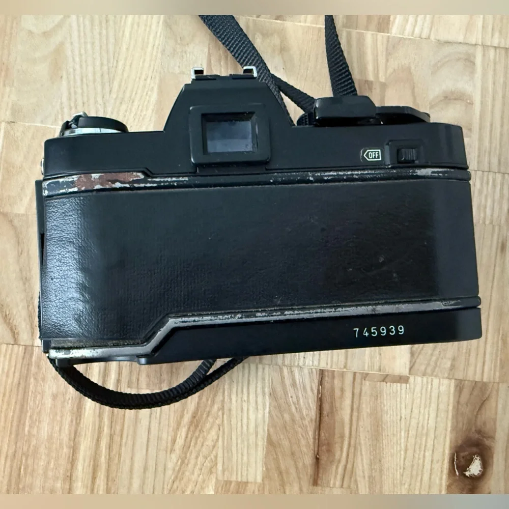 Konica Autoreflex TC 35mm Film Camera 40/1.8 Lens Vivitar Auto 252 Flash
